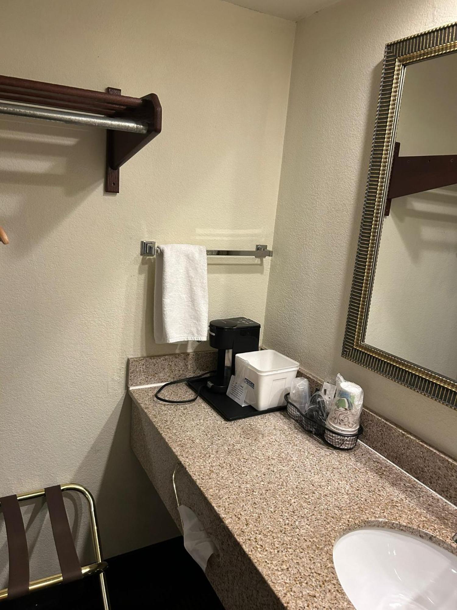 Americas Best Value Inn Grayson Exterior foto